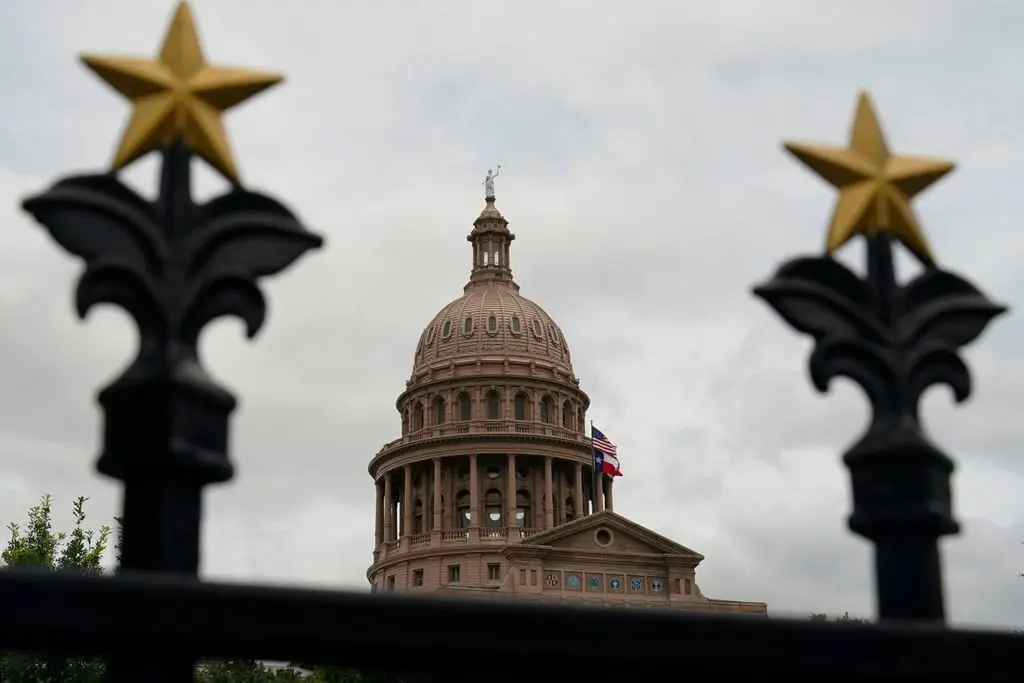 Decisión judicial impide a Texas emplear mapa legislativo en comicios 2026