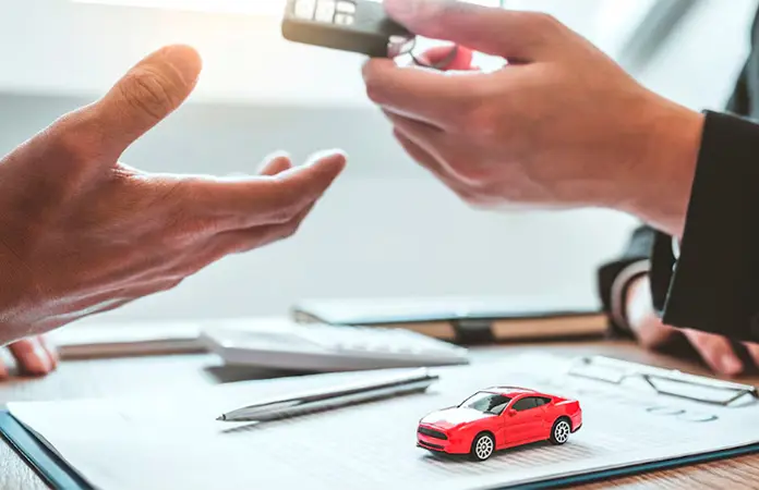 Kavak y Creditaria se unen para revolucionar el crédito automotriz en México