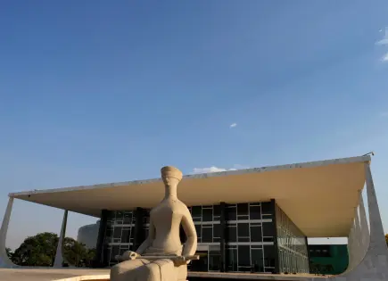 Altos mandos militares condenados por intento de golpe en Brasil