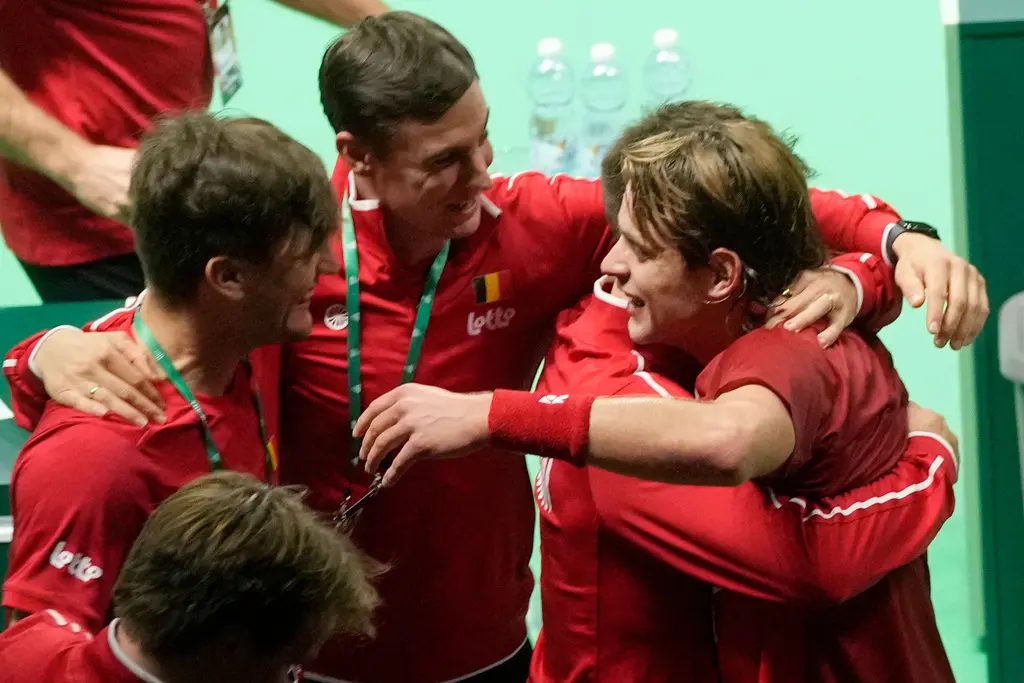 Bélgica derrota a Francia en la Copa Davis con Zizou Bergs como figura destacada