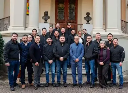 Embajador Genaro Lozano recibe a Banda El Recodo en Italia