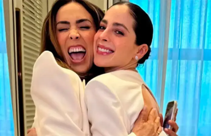 Emotivo reencuentro entre Jacky Bracamontes y Fátima Bosch en Miss Universo 2025