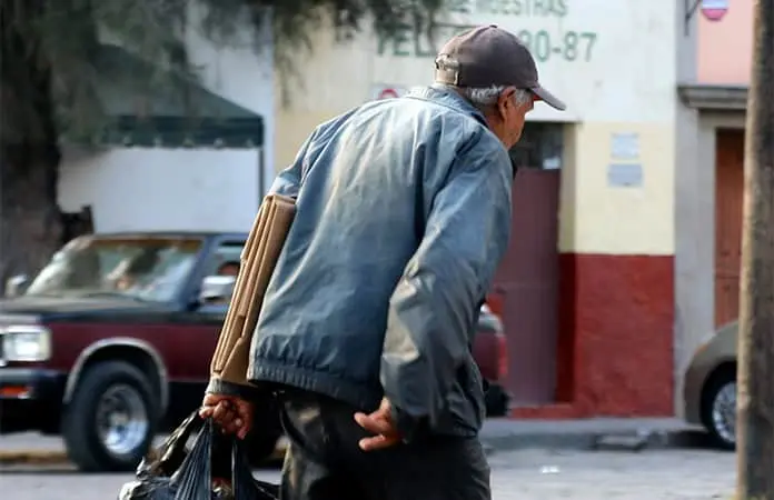 Indigentes rechazan ir a albergues