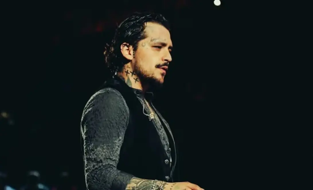 Nodal libra la vinculación; sigue pleito con Universal