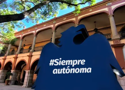 Estudiantes de la UASLP alertan sobre riesgo a la autonomía universitaria