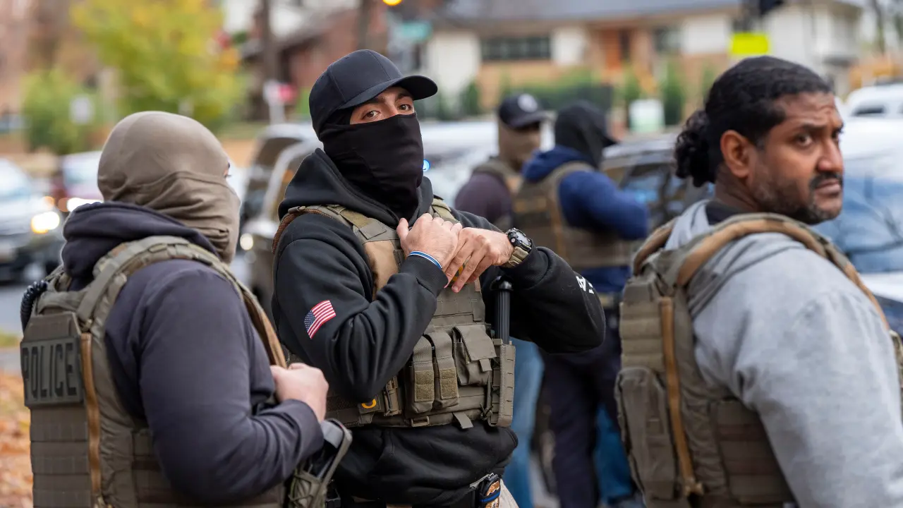 Agentes Federales Arrestan a Más de 250 Personas en Carolina del Norte