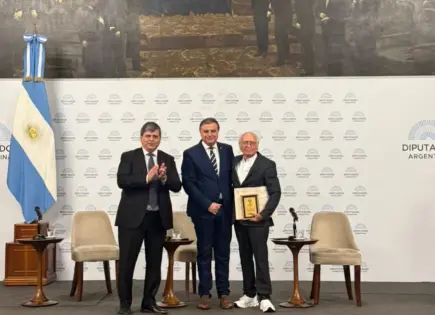 Añorve destaca proyecto de mexicano premiado en Argentina