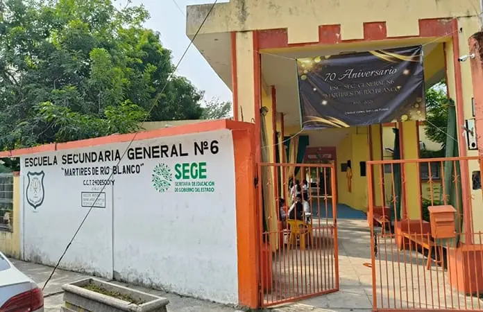 Cumple 70 años edificio de primera escuela secundaria