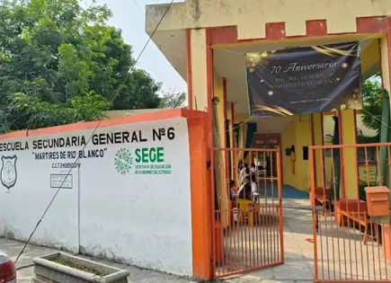 Cumple 70 años edificio de primera escuela secundaria