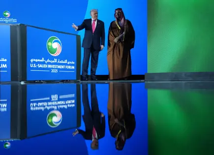 Donald Trump reconoce críticas por inmigración cualificada