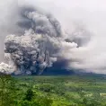 Hace erupción el volcán Monte Semeru de Indonesia Hace erupción el volcán Monte Semeru de Indonesia