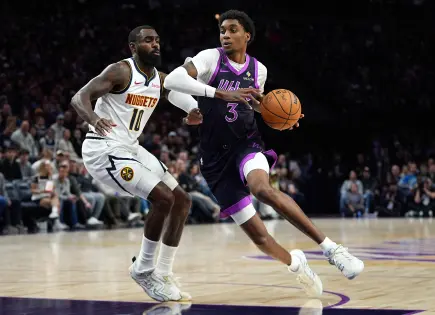 Jaden McDaniels, alero de Timberwolves, fuera por lesión en muñeca izquierda