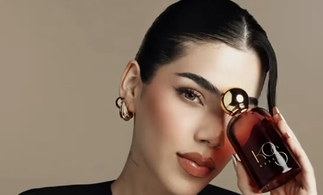Kenia Os agota su primer perfume: "KOS Essence"