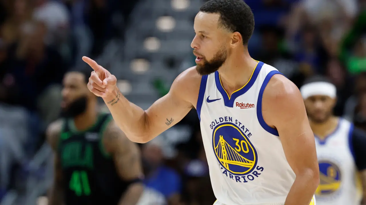 Stephen Curry se ausenta en partido contra Miami Heat por lesión de tobillo