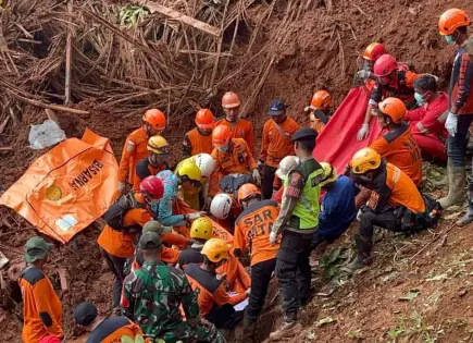 Tragedia en Indonesia: Hallan más cuerpos tras deslizamientos Tragedia en Indonesia: Hallan más cuerpos tras deslizamientos