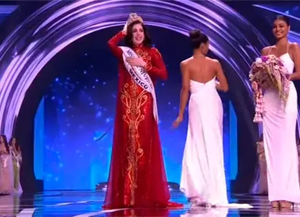 Fátima Bosch se corona como Miss Universo