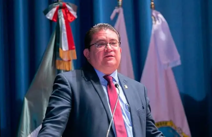 Inhabilitan por 20 años al exrector de la UAZ