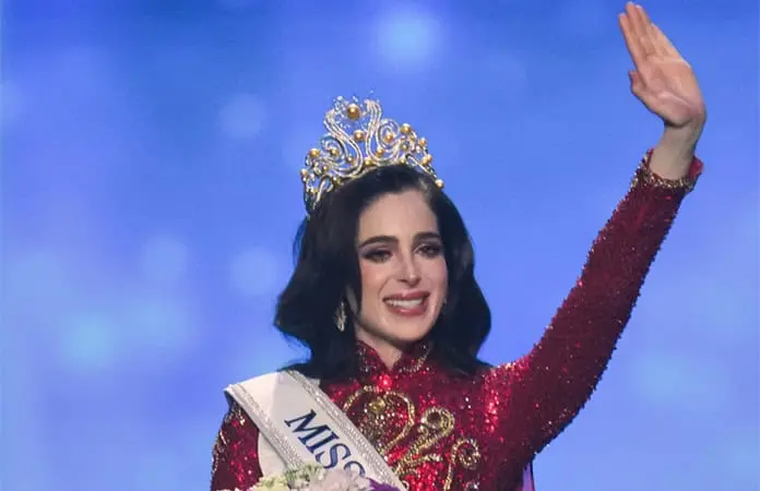 LA MÁS BELLA DEL MUNDO