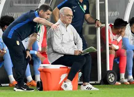 Marcelo Bielsa seguirá al mando de la selección de Uruguay para el Mundial