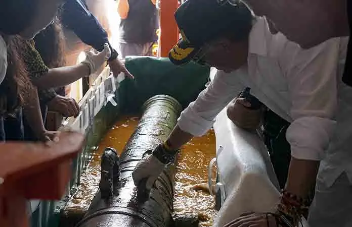 Retiran primeros objetos del San José