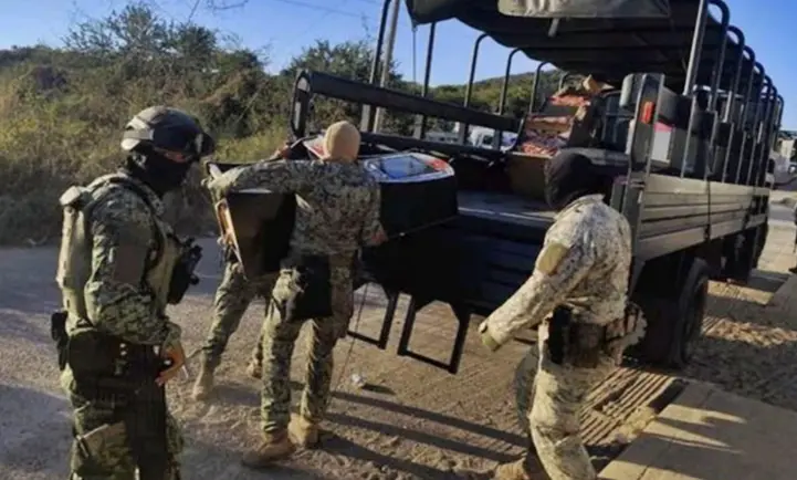 Ejército asegura artefactos explosivos y maquinitas tragamonedas en operativos en Culiacán