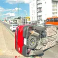 Vuelca camioneta en la carretera a Matehuala