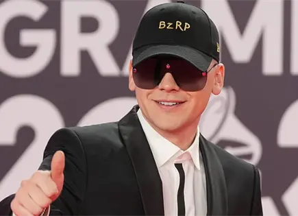 BIZARRAP INAUGURA TIENDA DE MODA