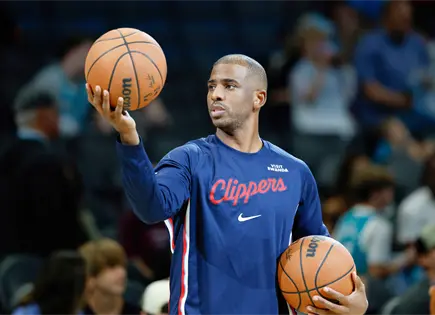 Chris Paul insinúa su retiro en partido contra los Hornets de Charlotte
