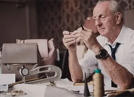 DISEÑADOR PAUL COSTELLOE FALLECE