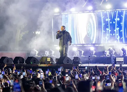 Don Omar cierra con éxito el primer día del Flow Fest 2025