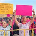 Protestan  feministas  en carrera  feminista