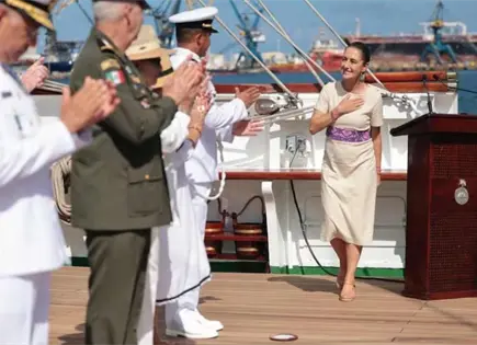 Claudia Sheinbaum aborda el Buque Cuauhtémoc en ceremonia por Bicentenario Claudia Sheinbaum aborda el Buque Cuauhtémoc en ceremonia por Bicentenario