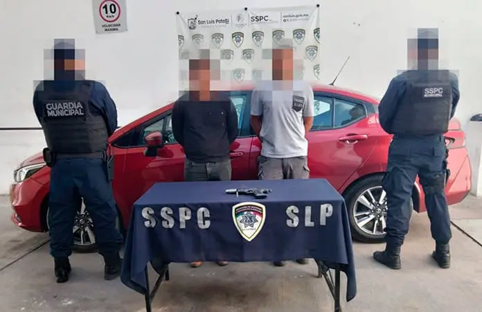 Con “cachimba”, detienen a par de vándalos