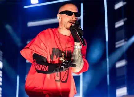 J Balvin cierra el Flow Fest con show de eras y apoyo al reguetón mexa