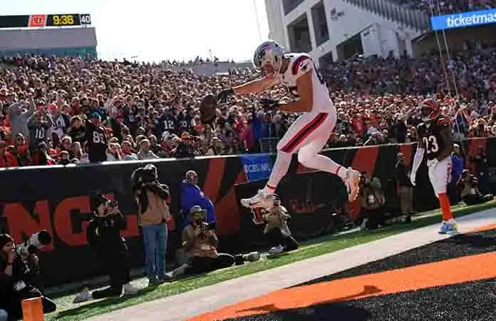 Patriots extienden racha a 9 triunfos