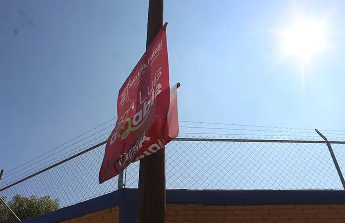 Retiran los pendones sin permiso