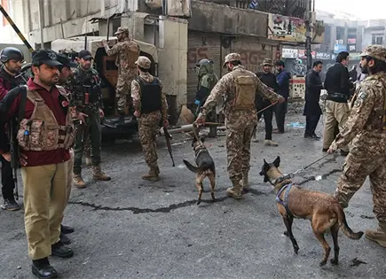 Ataque de dos suicidas en cuartel de Pakistán Ataque de dos suicidas en cuartel de Pakistán