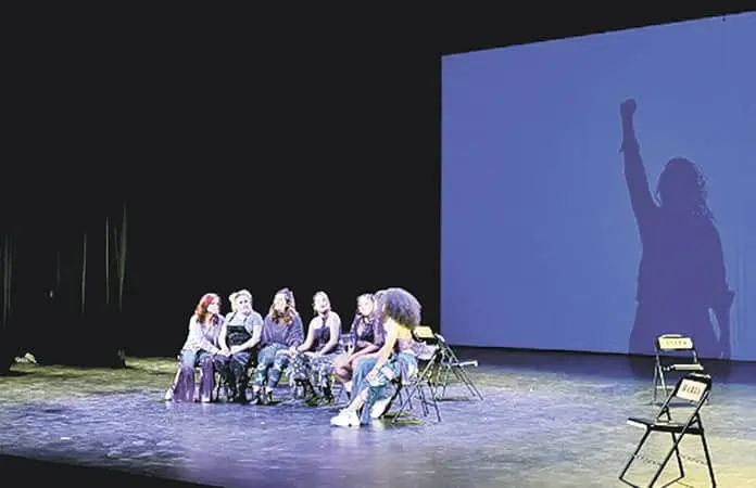 Concierto dedicado a mujeres que resisten