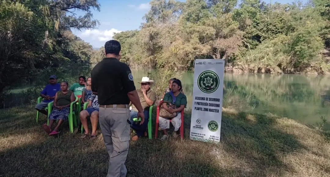 Imparten curso de rescate en aguas en movimiento a encargados de parajes de Valles