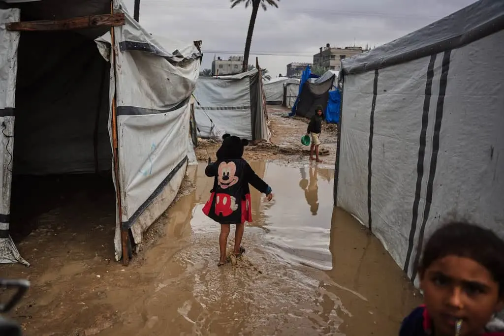 Lluvias invernales en Gaza dejan a palestinos desplazados