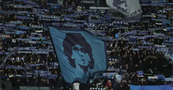 Mensajes revelan presi&oacute;n del equipo legal en tratamiento de Maradona