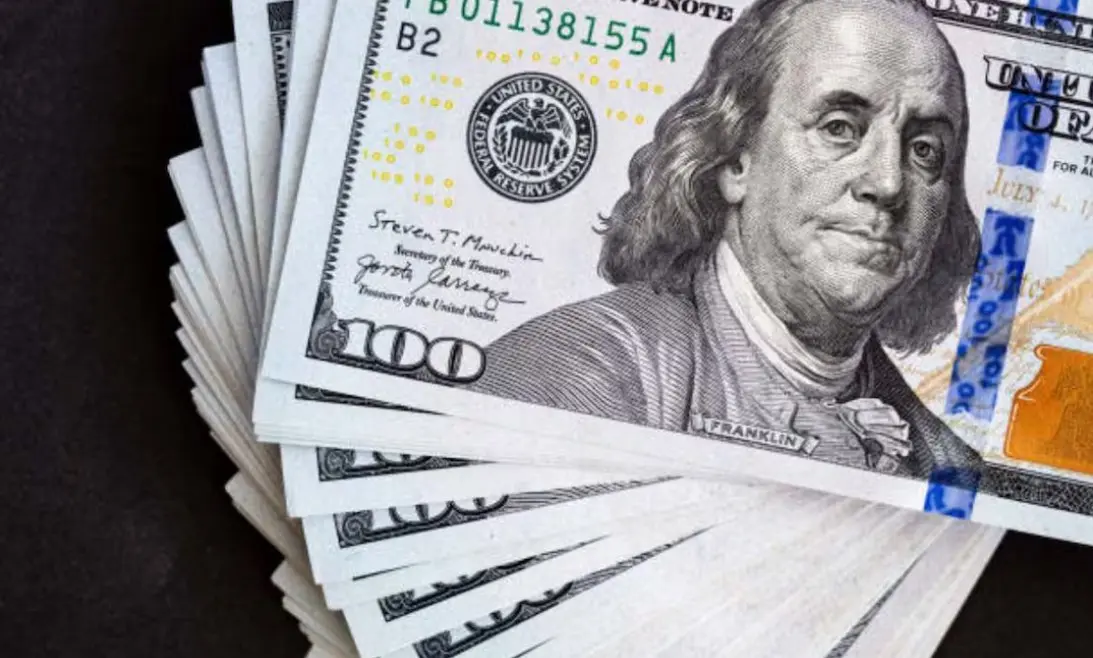 Peso mexicano se aprecia ante datos locales y debilidad del dólar