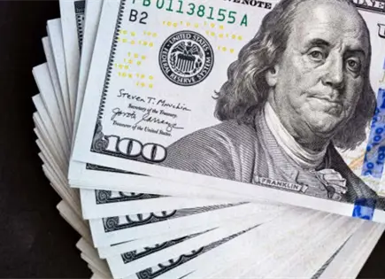 Peso mexicano se aprecia ante datos locales y debilidad del dólar