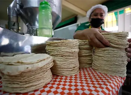 Alcanza 30 pesos el kilo de tortilla