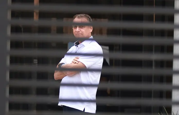 Inicia Jair Bolsonaro su condena de 27 años