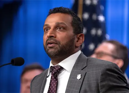 Investigación del FBI a legisladores demócratas por video sobre órdenes ilegales