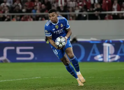 Kylian Mbappé anota 4 goles para el Real Madrid en la Liga de Campeones