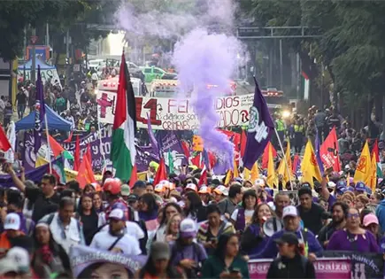 Miles de mujeres toman las calles Miles de mujeres toman las calles
