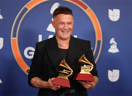 Alejandro Sanz triunfa en los Latin Grammy y se prepara para gira en Estados Unidos Alejandro Sanz triunfa en los Latin Grammy y se prepara para gira en Estados Unidos