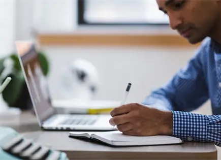 ¿Conoces la diferencia entre un curso online y un acreditado?